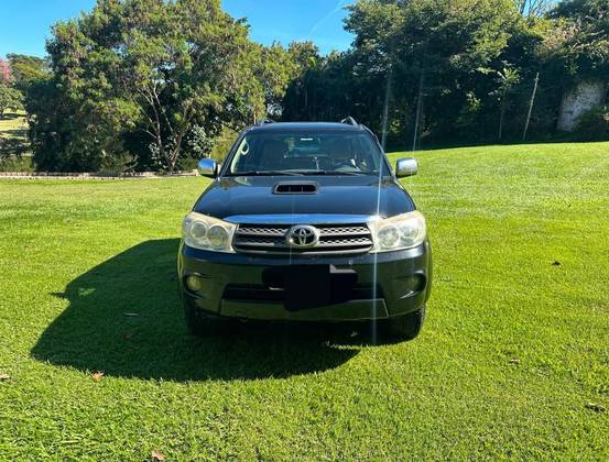 TOYOTA HILUX SW4 3.0 SRV 4X4 7 LUGARES 16V TURBO INTERCOOLER DIESEL 4P AUTOMÁTICO TOYOTA HILUX SW4 3.0 SRV 4X4 7 LUGARES 16V TURBO INTERCOOLER DIESEL 4P AUTOMÁTICO
